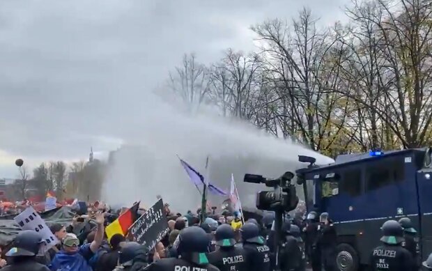 Протест в Берлине. Фото: скриншот Youtube-видео