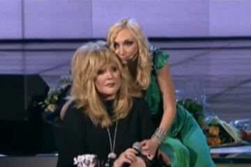 Певица Алла Пугачева порадовала поклонников новым снимком дочери. Фото: скриншот YouTube