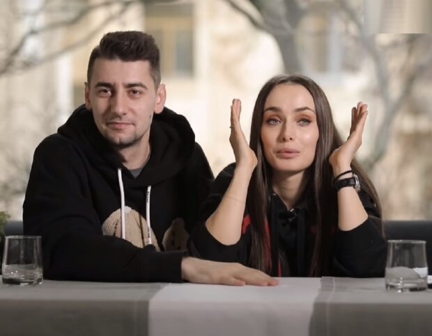 Ксения Мишина и Александр Элларт. Фото: скриншот Youtube-видео
