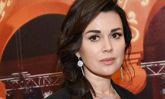 Анастасия Заворотнюк