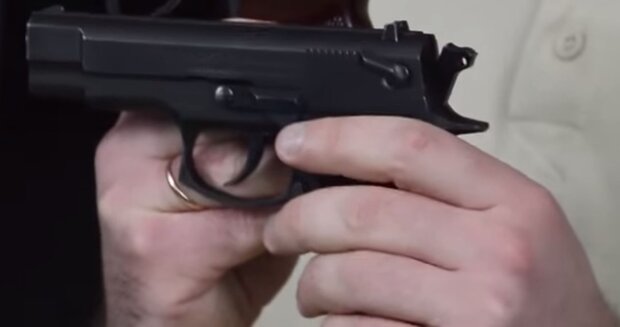 Пістолет. Фото: скріншот YouTube-відео