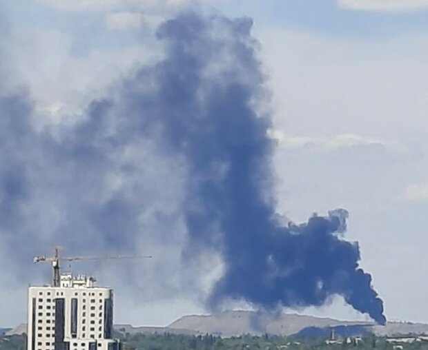 В районе Донецка масштабный пожар. Фото: Facebook, скрин