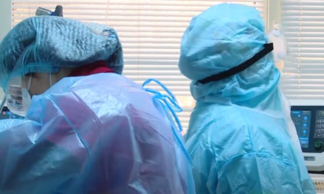 Медики. Фото: скріншот YouTube-відео