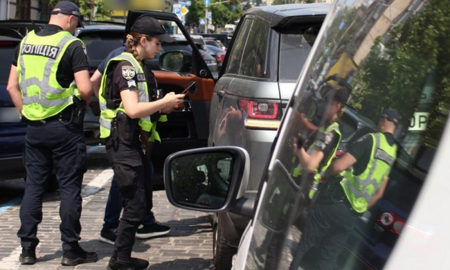 Штраф без доказів: як водіям захиститися від поліцейського свавілля на дорогах
