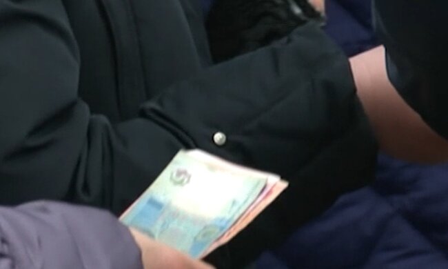 Украинцам рассказали о накопительной пенсии. Фото: скриншот youtube-видео