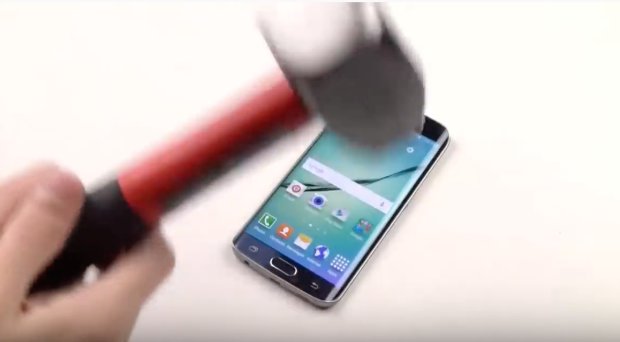 Смартфон Samsung. Фото: скриншот Youtube
