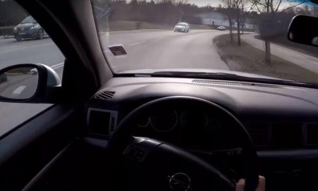 Одним штрафом все не закончится: за какое нарушение водителей лишают прав на полгода