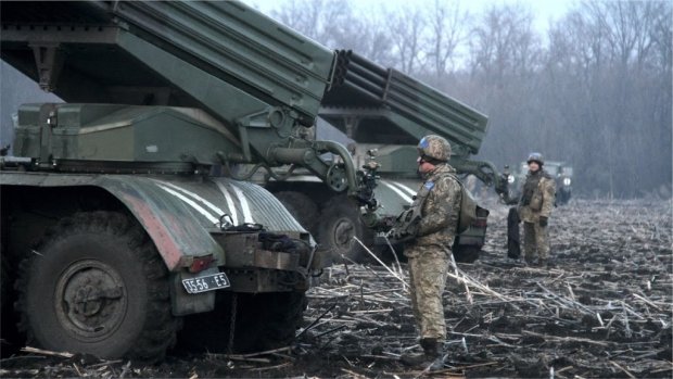 Террористы в панике: на Донбассе начались тяжелые бои. Слышны ракетные залпы