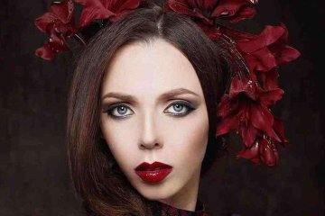 Племянница Софии Ротару решила заселиться в киевскую высотку. Ходит в одном белье. Фото