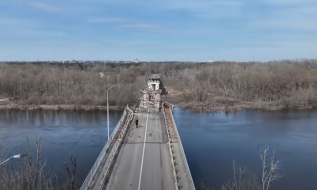 Разрушенный мост. Фото: скриншот YouTube-видео