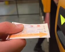 В Украине хотят ввести единый электронный билет. Фото: скриншот YouTube