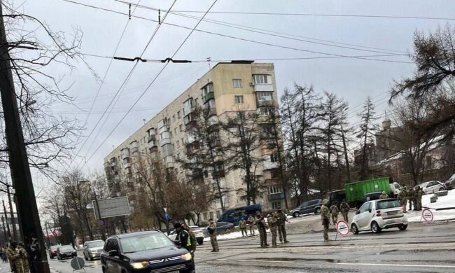 Сотрудники ТЦК и полиция. Фото: Telegram