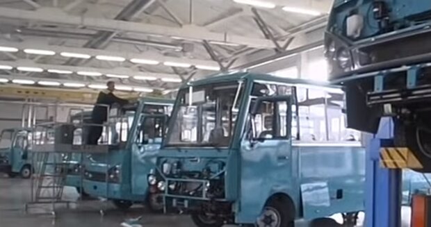 АвтоЗАЗ начал выпуск новой модели транспорта. Фото: скриншот YouTube