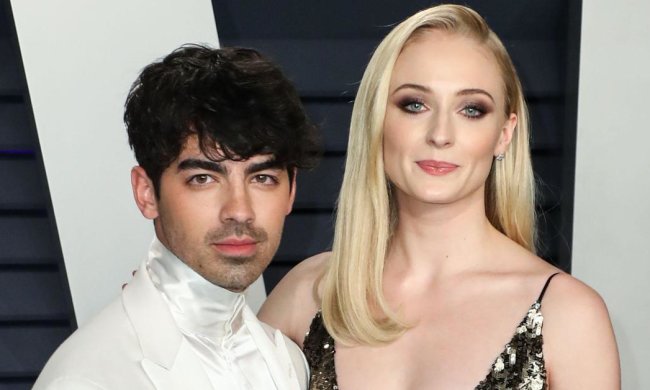 Софи Тернер из "Игры Престолов" сыграла еще одну свадьбу: в чем подвох