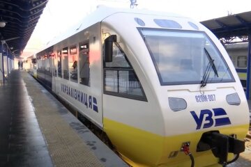 Укрзализныця. Фото: скриншот YouTube