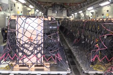 Військова допомога. Фото: скріншот YouTube-відео