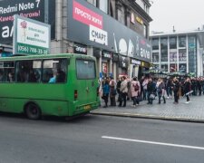 Киевляне жалуются на недостаток транспорта: страдают целые районы