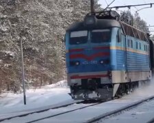 Поезд "Укрзализныци". Фото: скриншот YouTube-видео