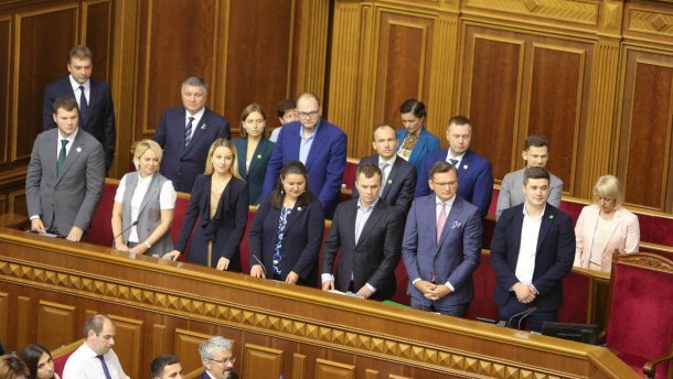 Времена Зеленского: Новый Кабинет министров Украины предстал не таким уж и "новым"