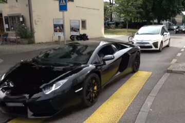 Суперкар Lamborghini Aventador. Фото: скриншот YouTube
