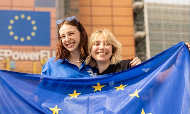 ЄС почав роздавати для молоді безкоштовні квитки для подорожей Європою. Фото: Telegram