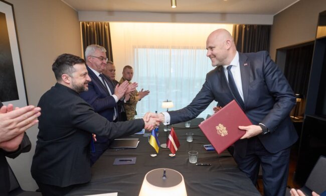 Зеленський підписує угоду Drone Deal з новим прем'єром Латвії