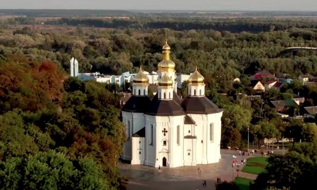 Меньше разговаривайте и мойте посуду: 15 июля большой церковный праздник - есть риск для зубов