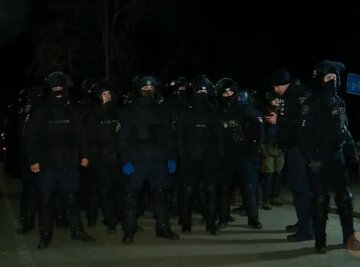 Нацгвардия в Новых Санжарах. Фото: RadioSvoboda.Org