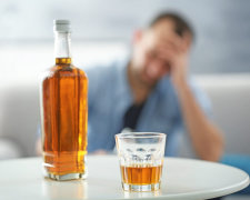 Алкогольное повреждение мозга продолжается даже у бросивших пить