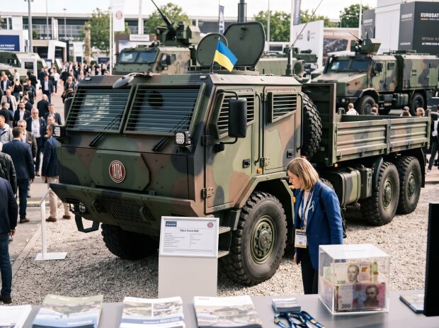 Tatra броньована вантажівка Force