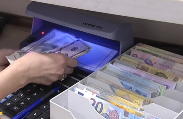 Іноземна валюта. Фото: скріншот YouTube-відео