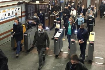 Все зависит от ситуации: в киевском метро рассказали, когда будут закрывать двери и на каких станциях