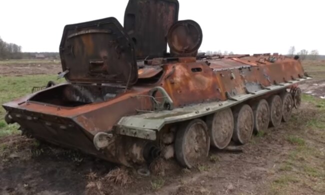 Разбитый танк рф. Фото: скриншот YouTube-видео
