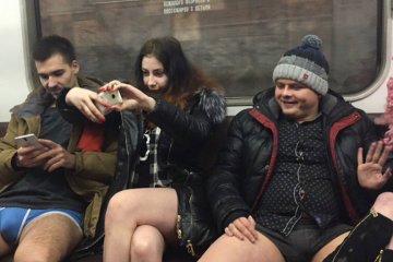 Мужчина спел в метро и стал звездой Сети: в чем секрет (видео)