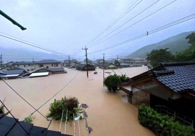 Последствия наводнений в Японии. Фото: скриншот Twitter Chitrali