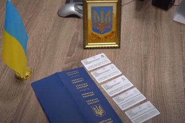 Паспорт України Фото: скріншот YouTube-відео