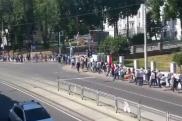 В Минск массово свозят бюджетников на митинг в поддержку Лукашенко, - СМИ