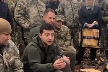 Президент Зеленский общается с ветеранами. Фото: скрин youtube