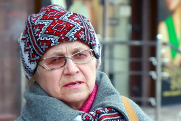 Як українцям додати пенсійне посвідчення до "Дії". Фото: YouTube