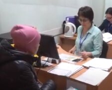 Украинцам рассказали, куда обращаться за помощью. Фото: скриншот Youtube-видео