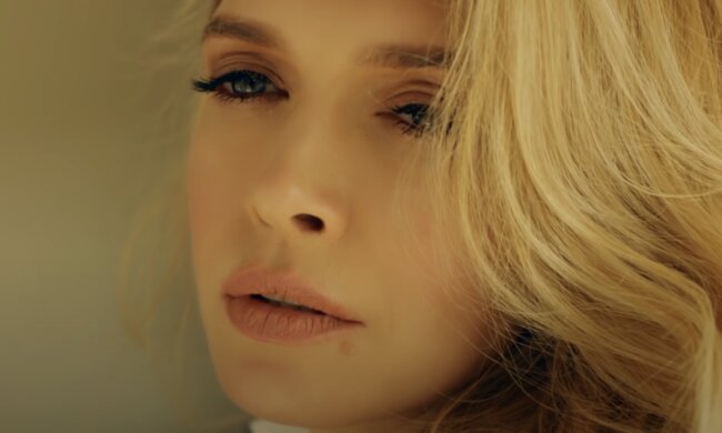 Вера Брежнева, скриншот из YouTube