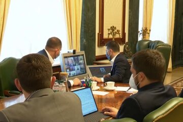 Совещание у президента. Фото: скрин youtube