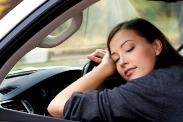 Сонливість за кермом. Фото: YouTube