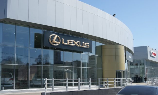 Новинка от Lexus: представлен первый минивэн бренда