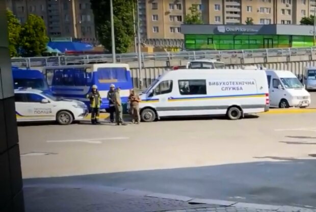 В Киеве сообщили о заминировании центрального автовокзала. Фото: скриншот видео obozrevatel.com