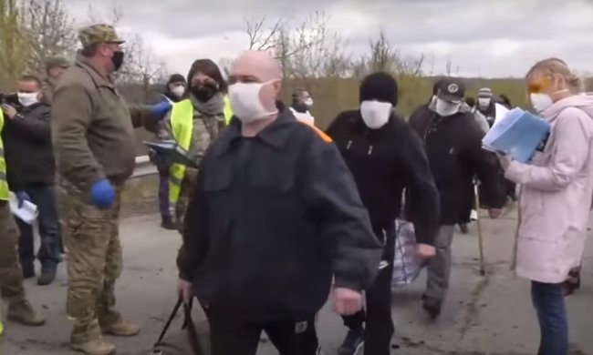 Кадры освобождения украинцев из плена. Фото: скриншот YouTube