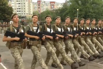 Мобилизация женщин. Фото: скриншот YouTube-видео