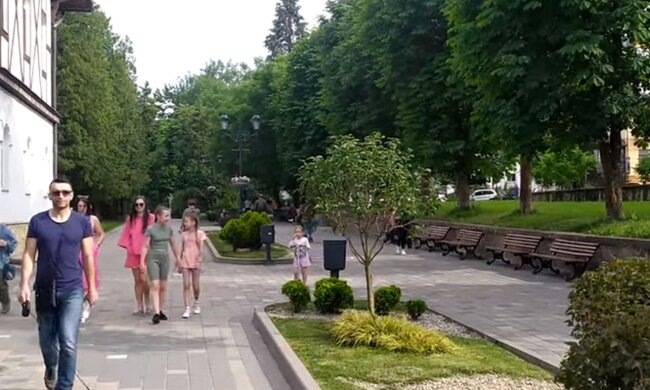 Погода в Україні влітку. Фото: скріншот YouTube-відео