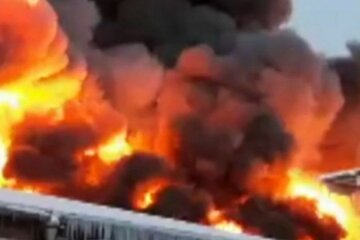 Після нічної бавовни на авіабазі Енгельс знову виє тривога: почалася екстрена евакуація – рятують, що лишилося. Відео