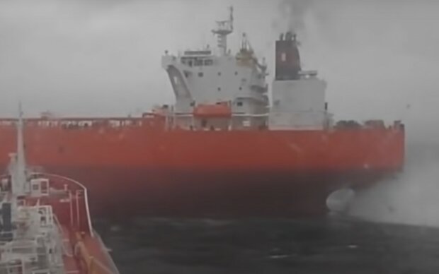 В Черном море затонуло грузовое судно, погибло 4 человека